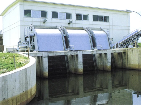 堀川排水機場除塵機