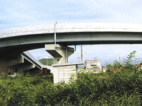白新線専用跨線橋