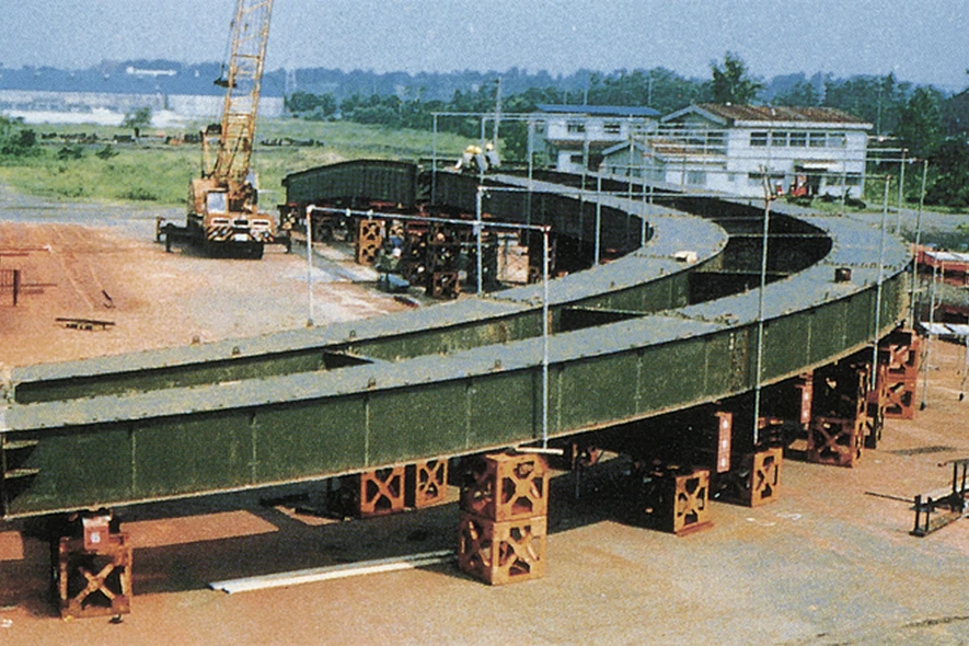 白新線専用跨線橋02